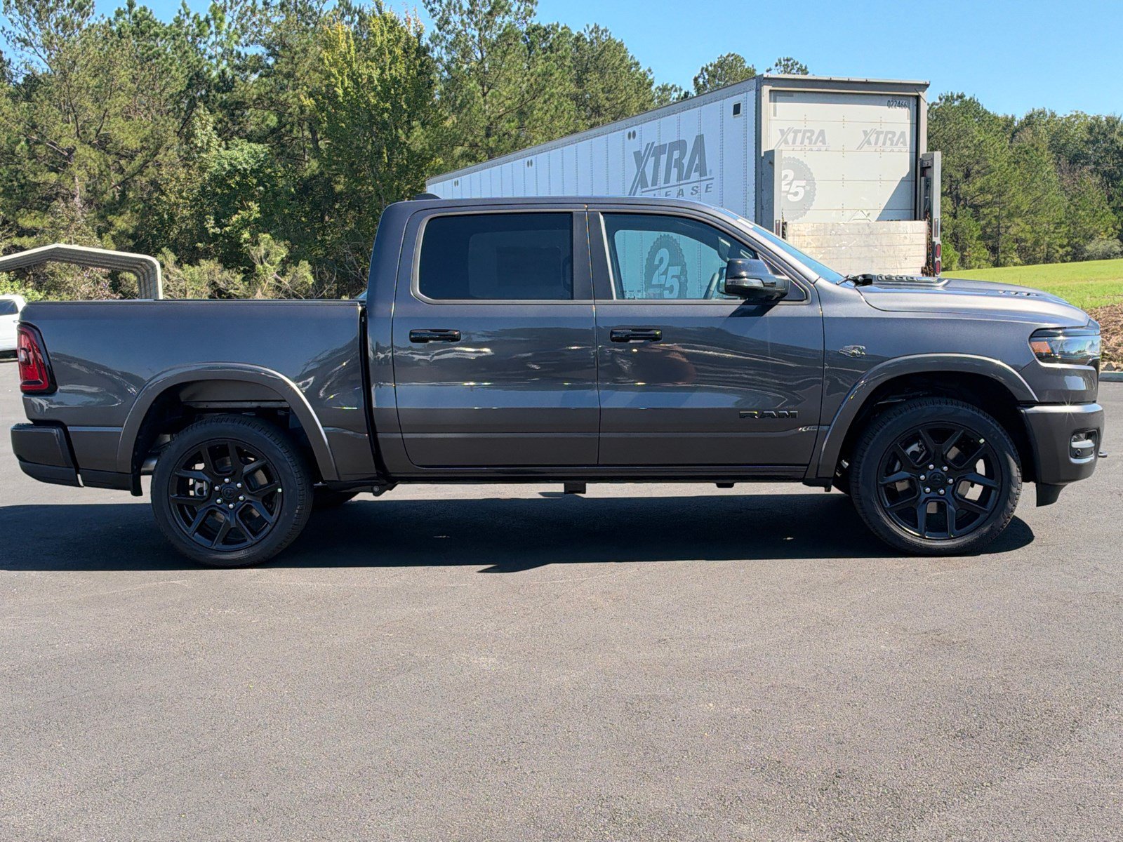New 2027 RAM 1500 Laramie AWD/4WD image 4