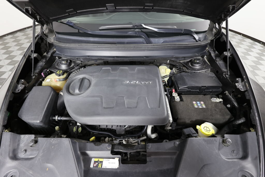 Used 2014 Jeep Cherokee Latitude FWD image 39