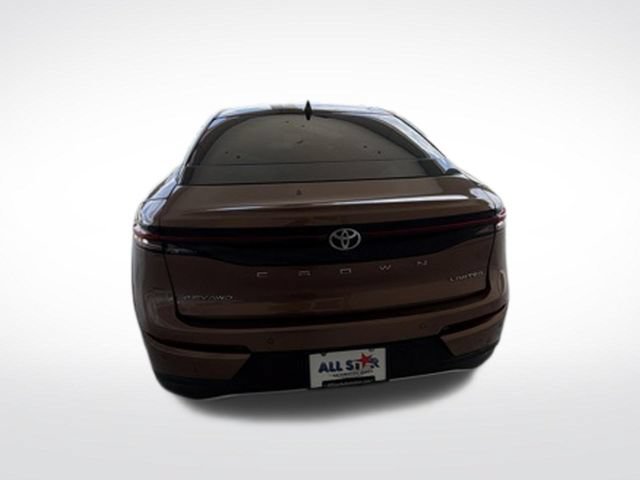 Used 2025 Toyota Crown AWD/4WD image 5
