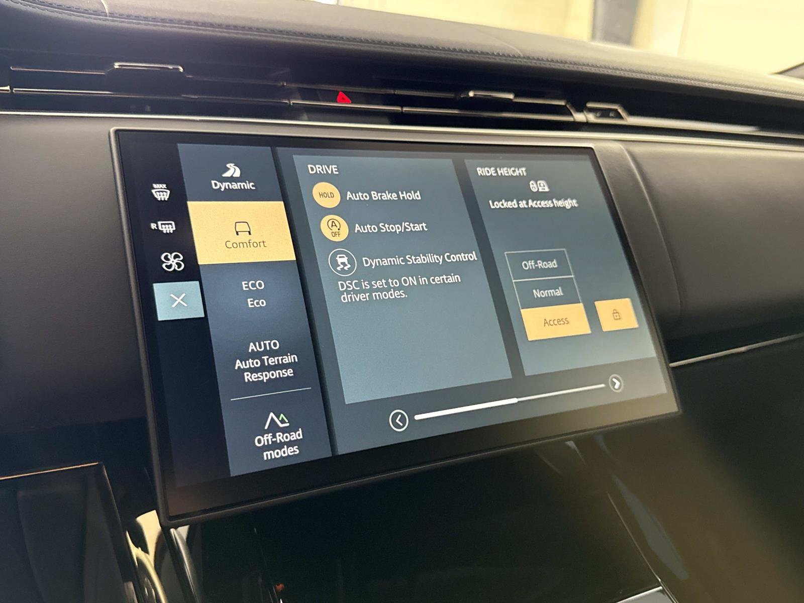 New 2026 Land Rover Range Rover Sport SE AWD/4WD image 27