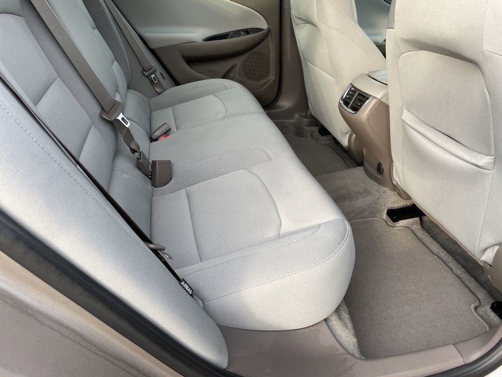 Used 2025 Chevrolet Malibu LT image 34