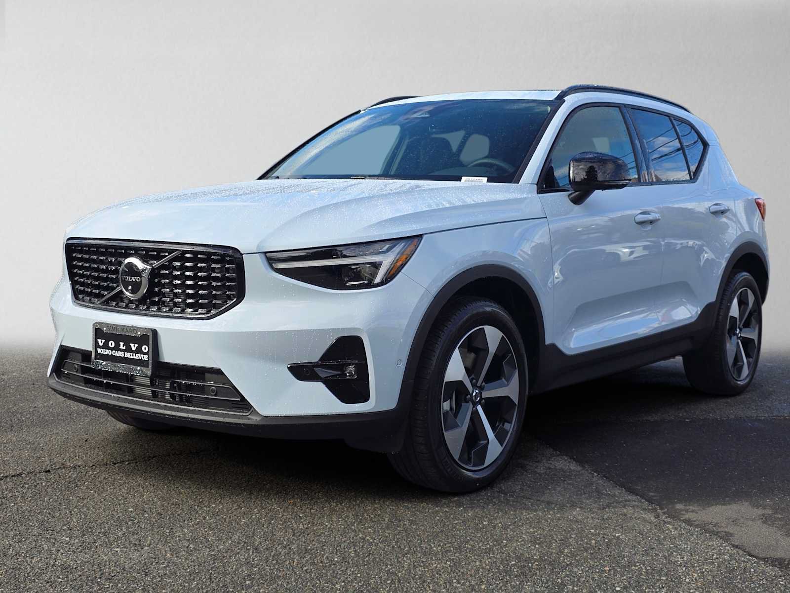 New 2026 Volvo XC40 B5 Plus w/ Protection Package Premier AWD/4WD image 7
