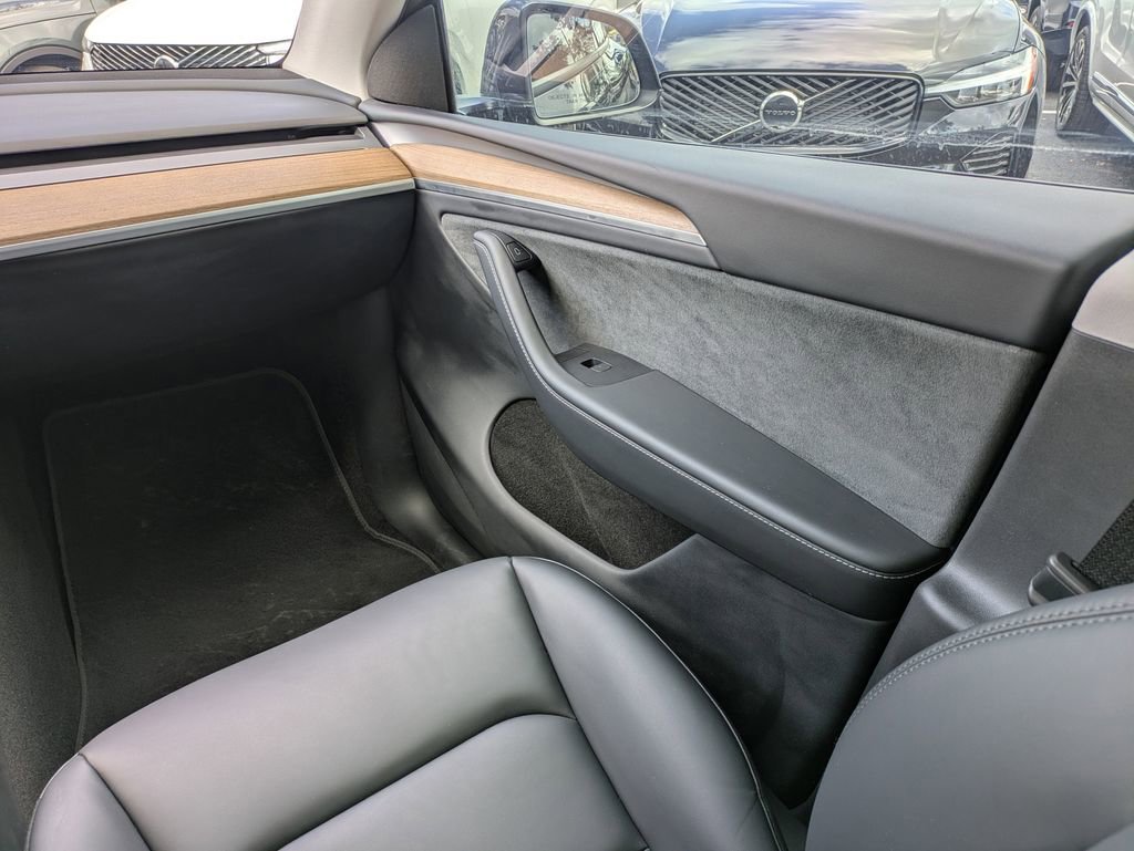 Used 2024 Tesla Model Y Long Range image 20