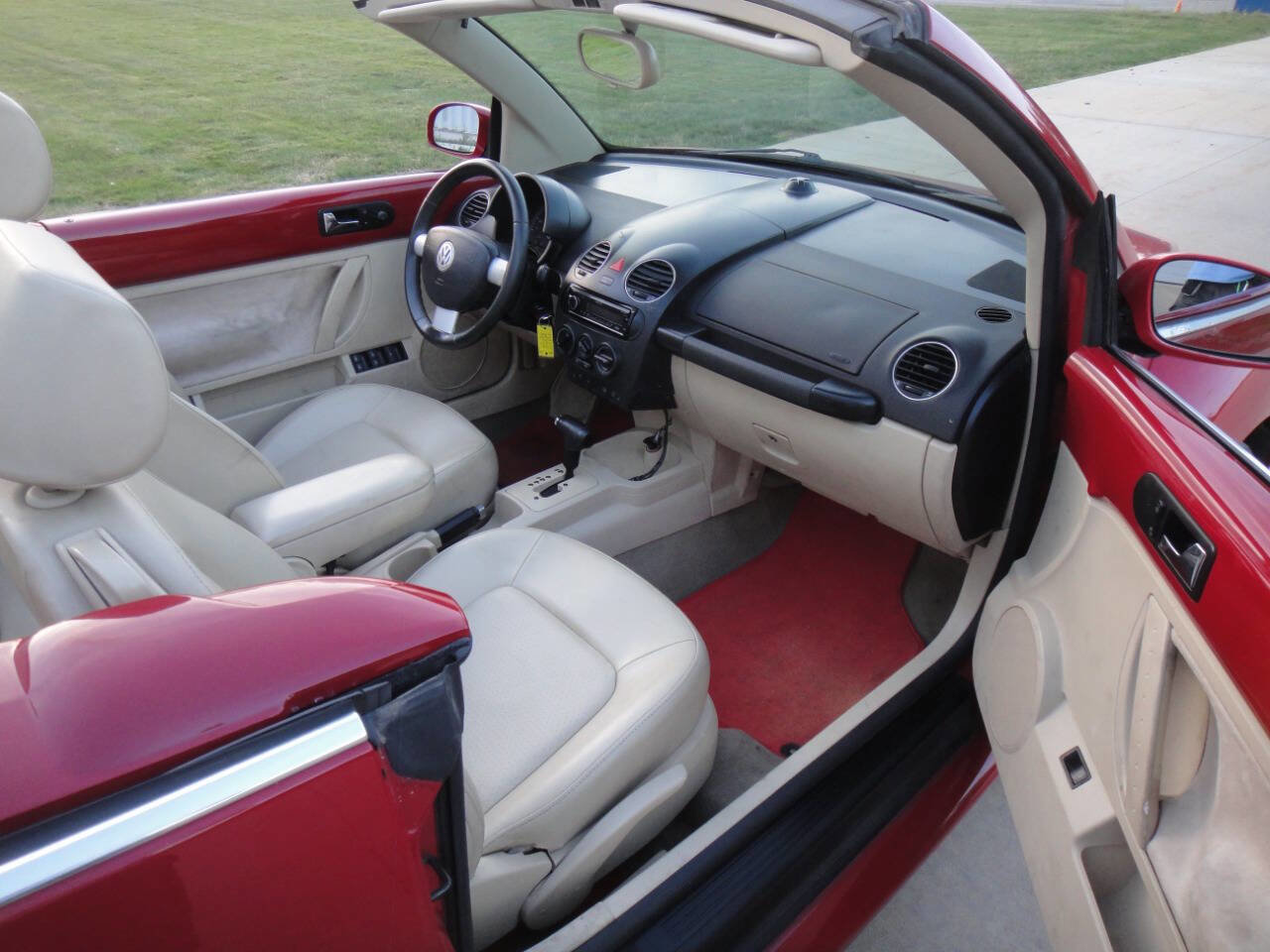 Used 2008 Volkswagen Beetle SE image 5