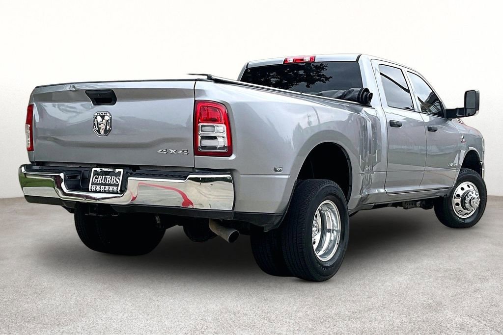 Used 2022 RAM 3500 Tradesman w/ Chrome Appearance Group AWD/4WD image 2