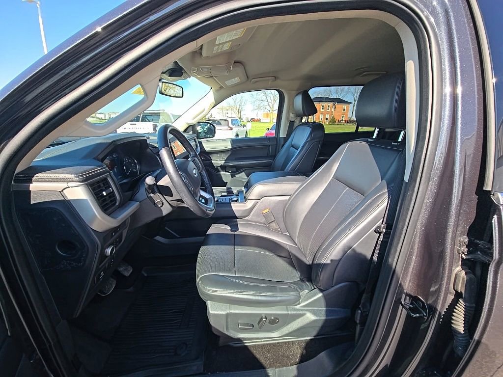 Used 2022 Ford Expedition XLT image 13