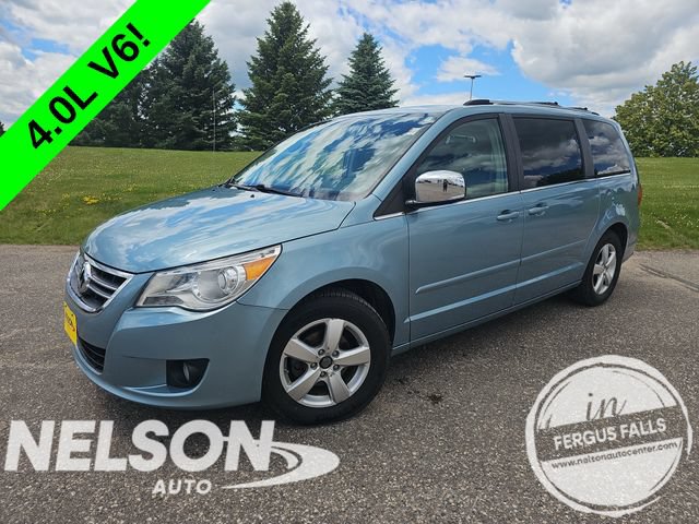 Used 2009 Volkswagen Routan SEL Premium FWD image 1