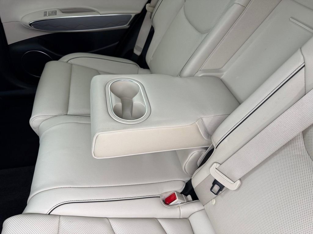 Used 2022 Genesis GV70 2.5T w/ Advanced Package AWD/4WD image 13