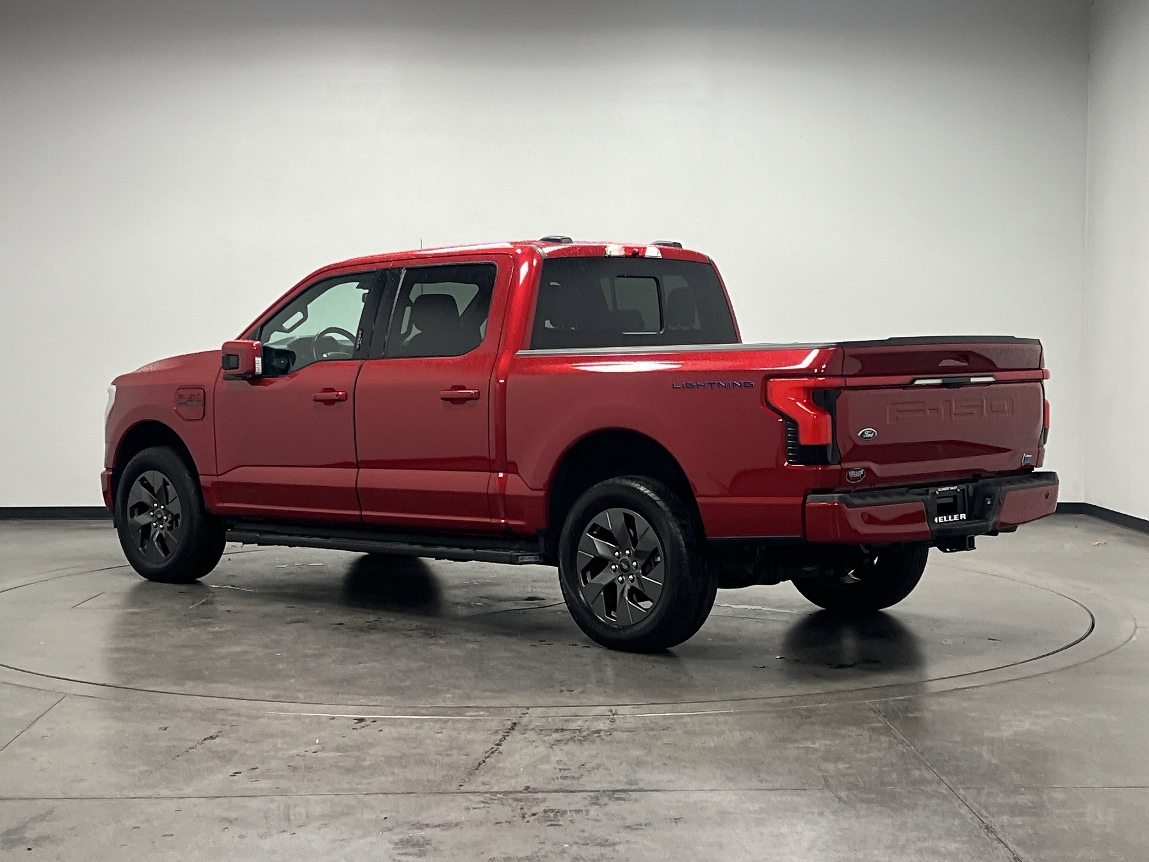 Used 2023 Ford F150 Lightning Lariat AWD/4WD image 6