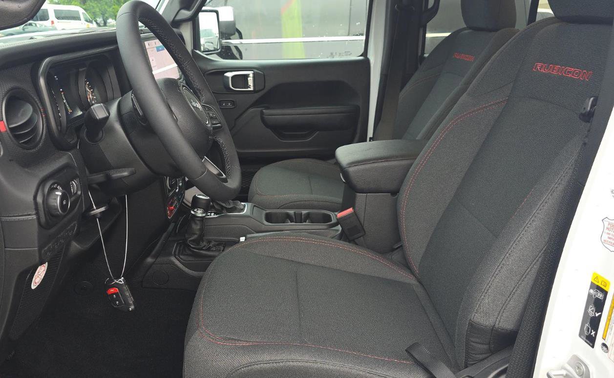 Used 2026 Jeep Wrangler Unlimited Rubicon AWD/4WD image 6