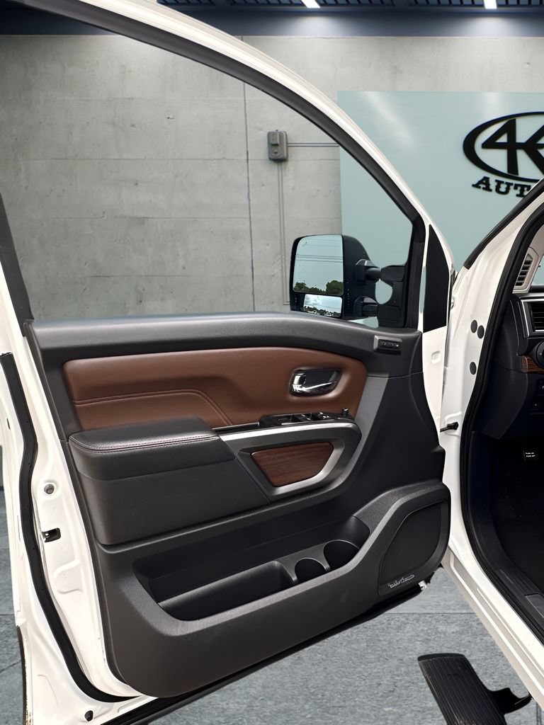 Used 2017 Nissan Titan Platinum Reserve AWD/4WD image 11