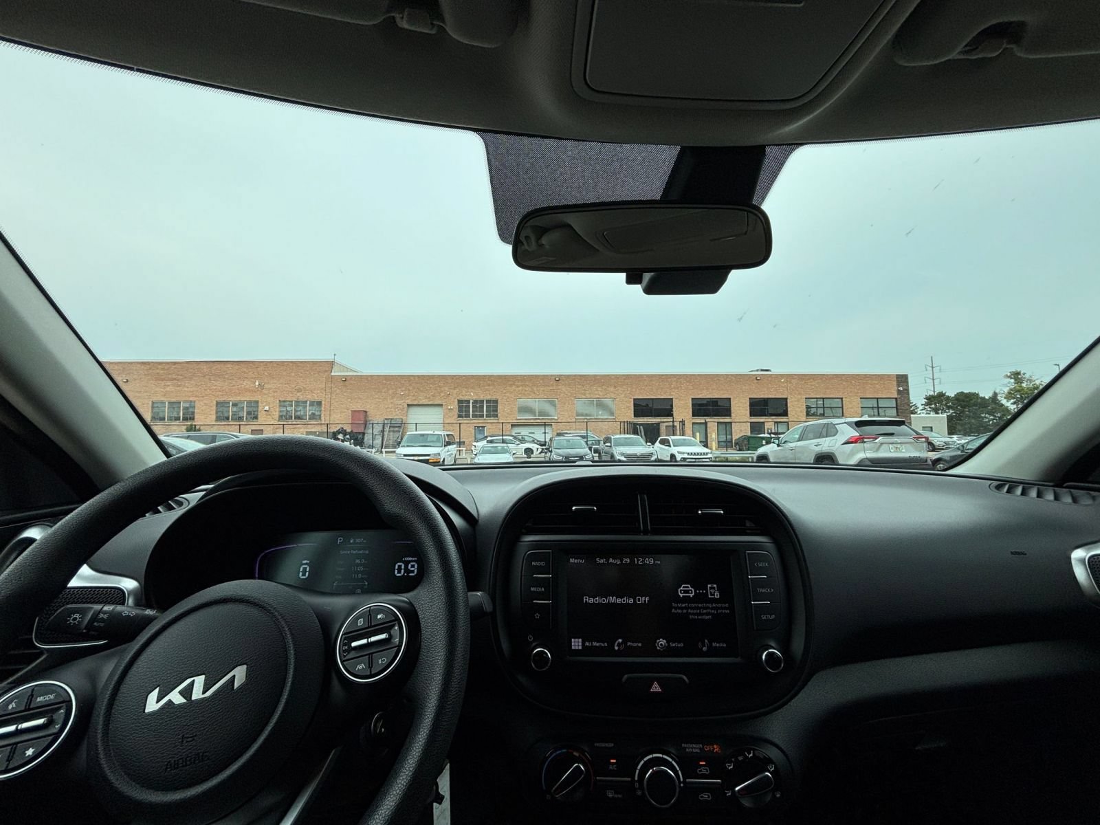 Used 2025 Kia Soul LX w/ LX Technology Package FWD image 30