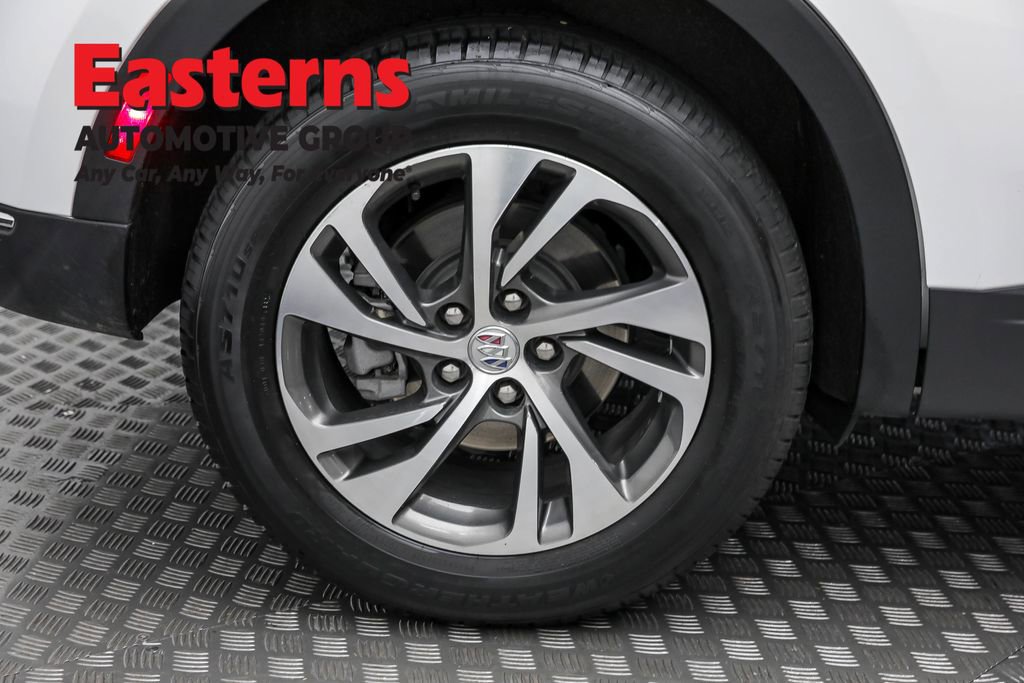 Used 2023 Buick Envision Essence image 31