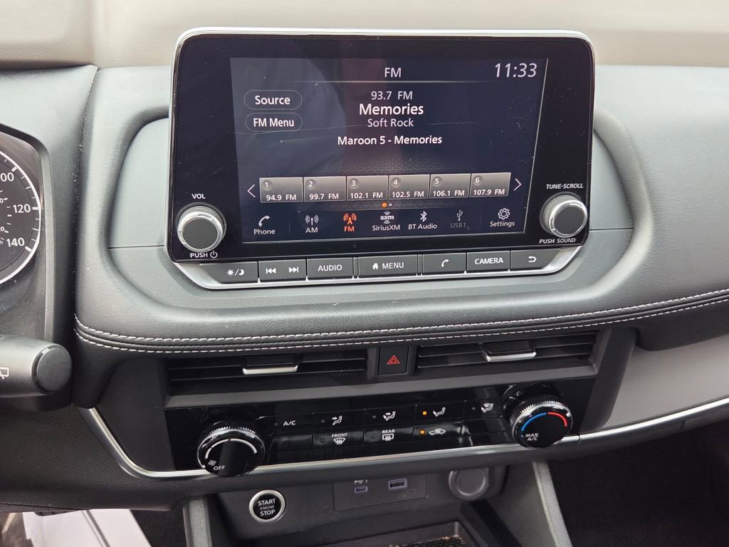 Used 2023 Nissan Rogue S image 17