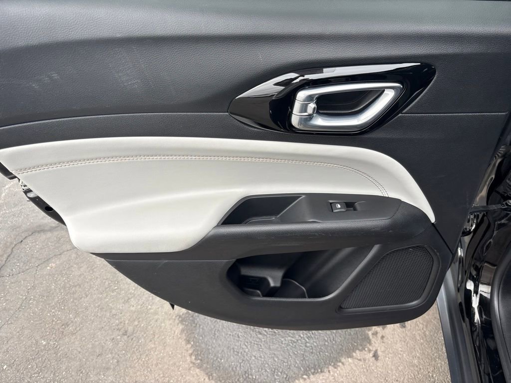 Certified 2022 Jeep Compass Limited image 28