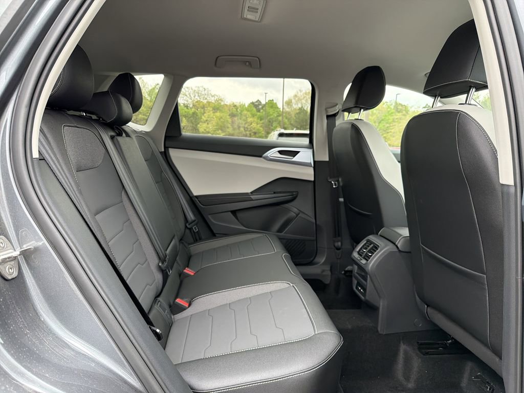 New 2026 Volkswagen Taos SE image 15