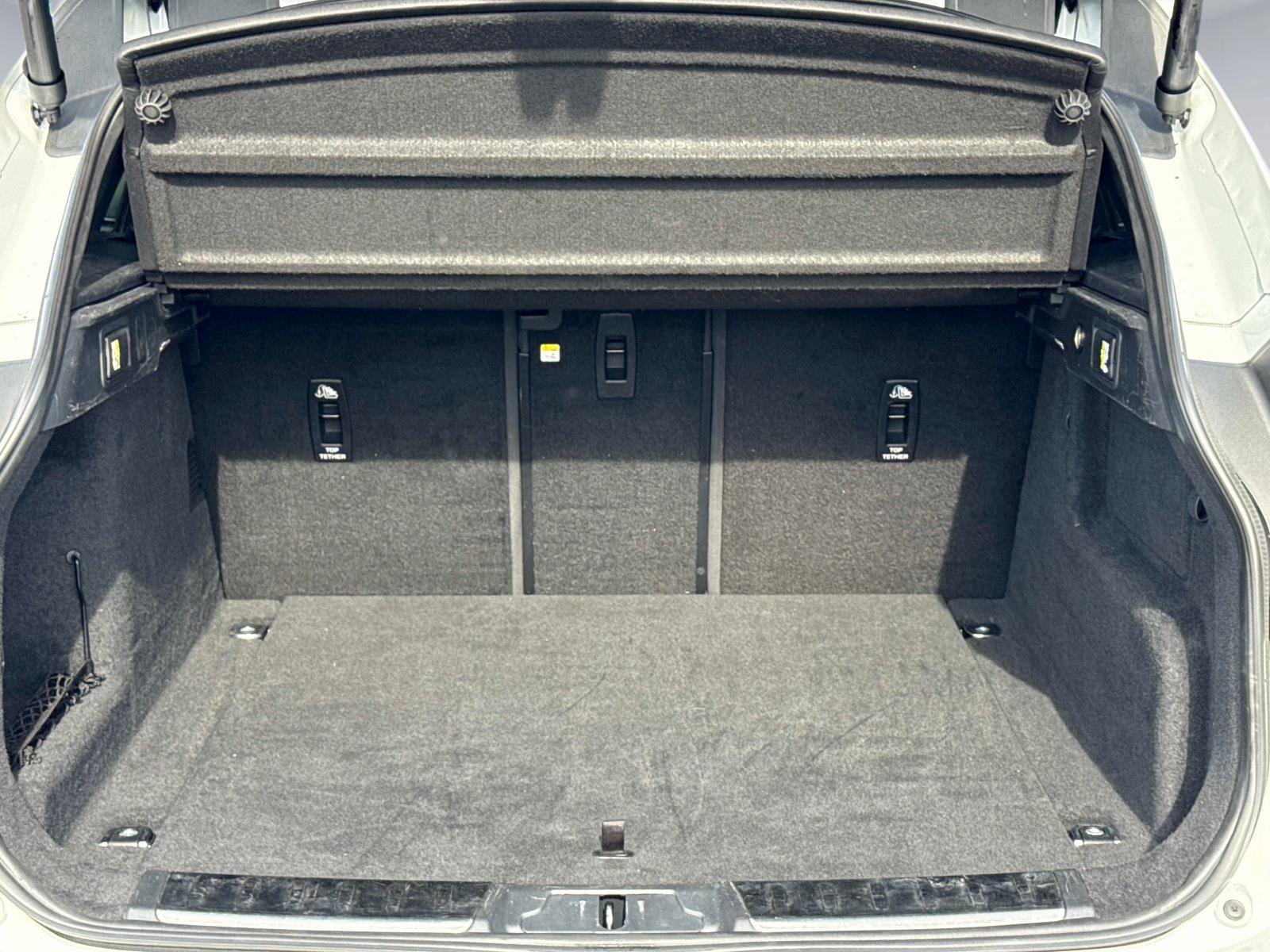 Used 2024 Jaguar F-PACE R-Dynamic S image 12