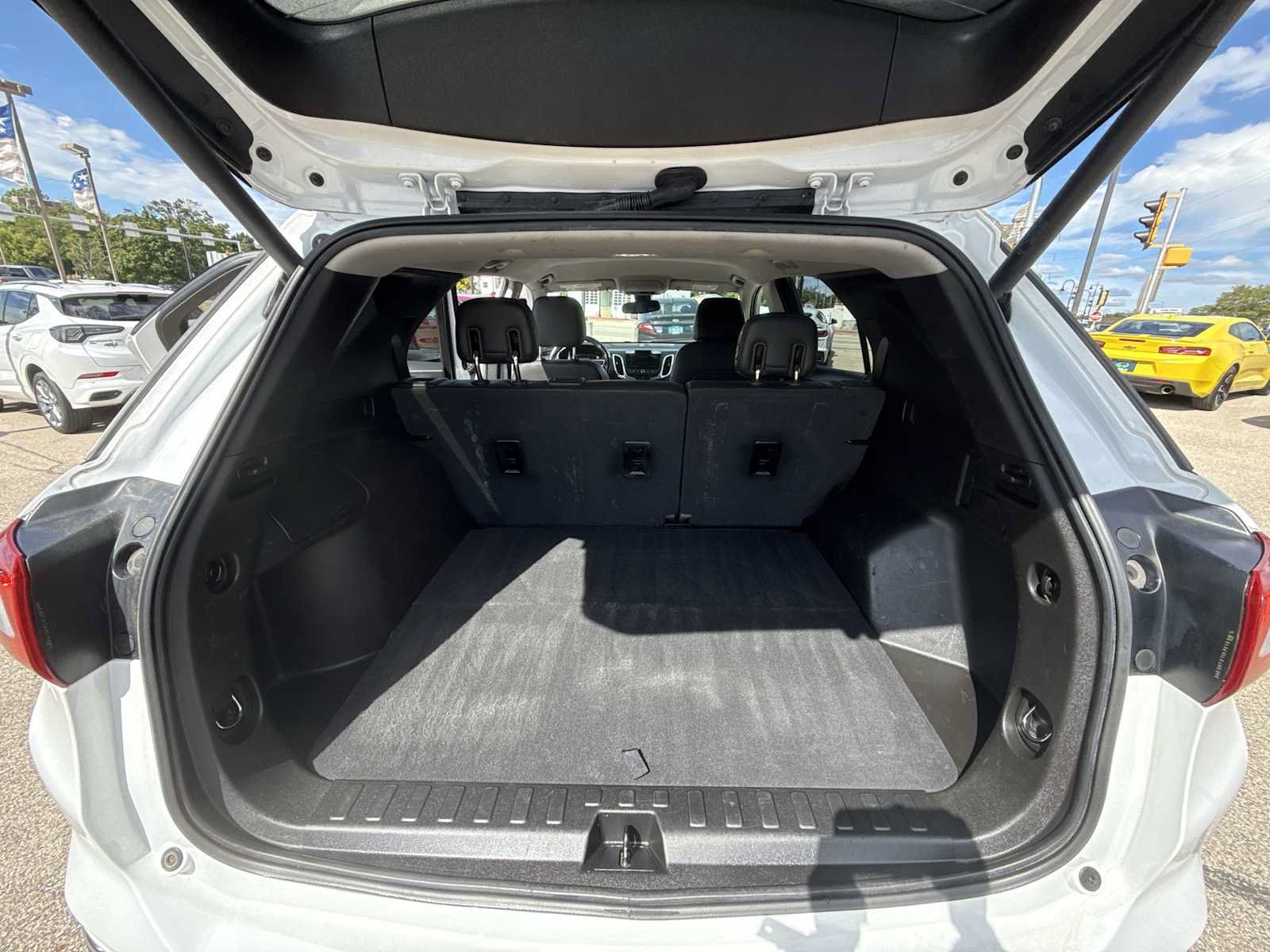 Certified 2020 Chevrolet Equinox Premier w/ Premier Redline Edition AWD/4WD image 24