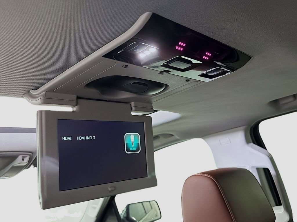 Used 2019 Chevrolet Suburban Premier w/ Premier Plus Edition AWD/4WD image 30