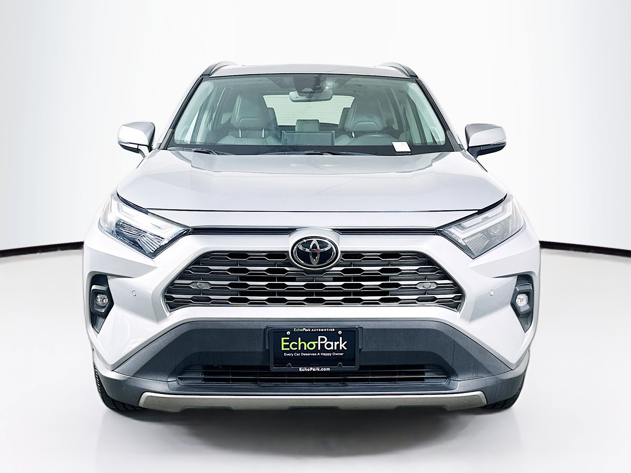 Used 2022 Toyota RAV4 Limited FWD image 2