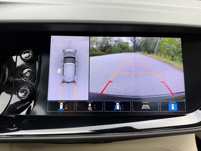 Used 2022 Buick Envision Avenir w/ Technology Package II image 29