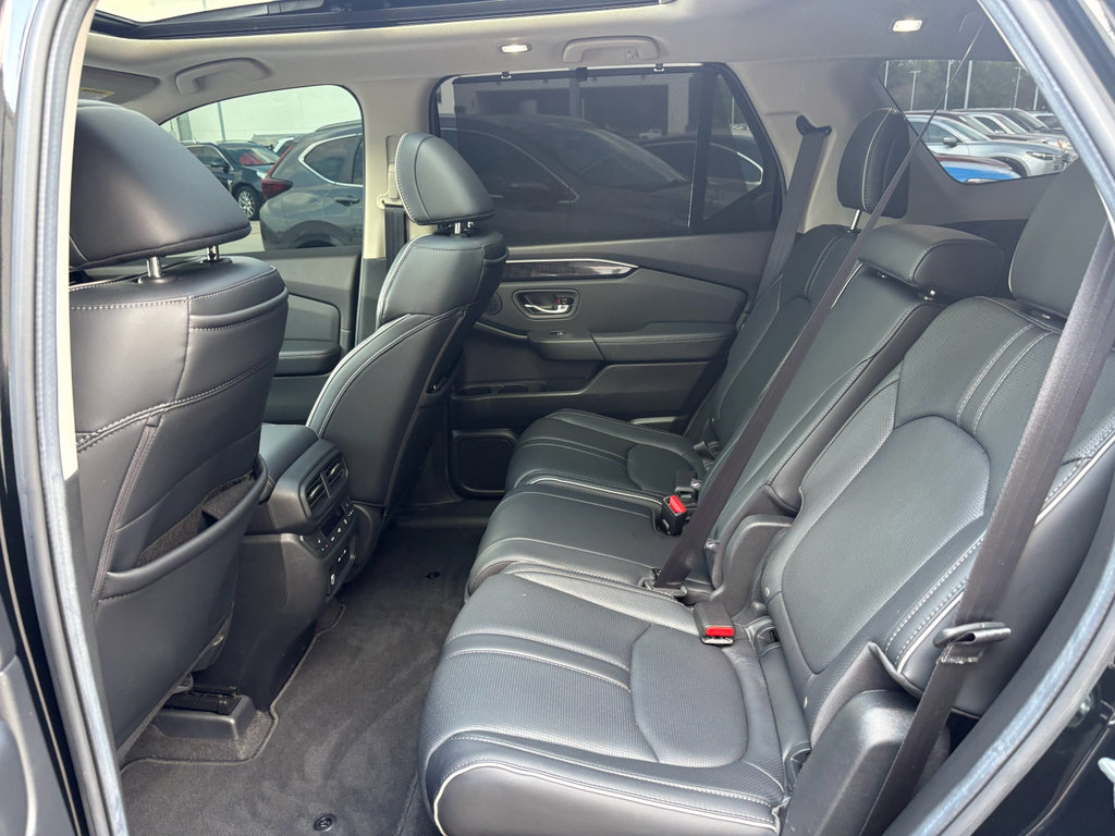 Certified 2025 Honda Pilot Elite image 31