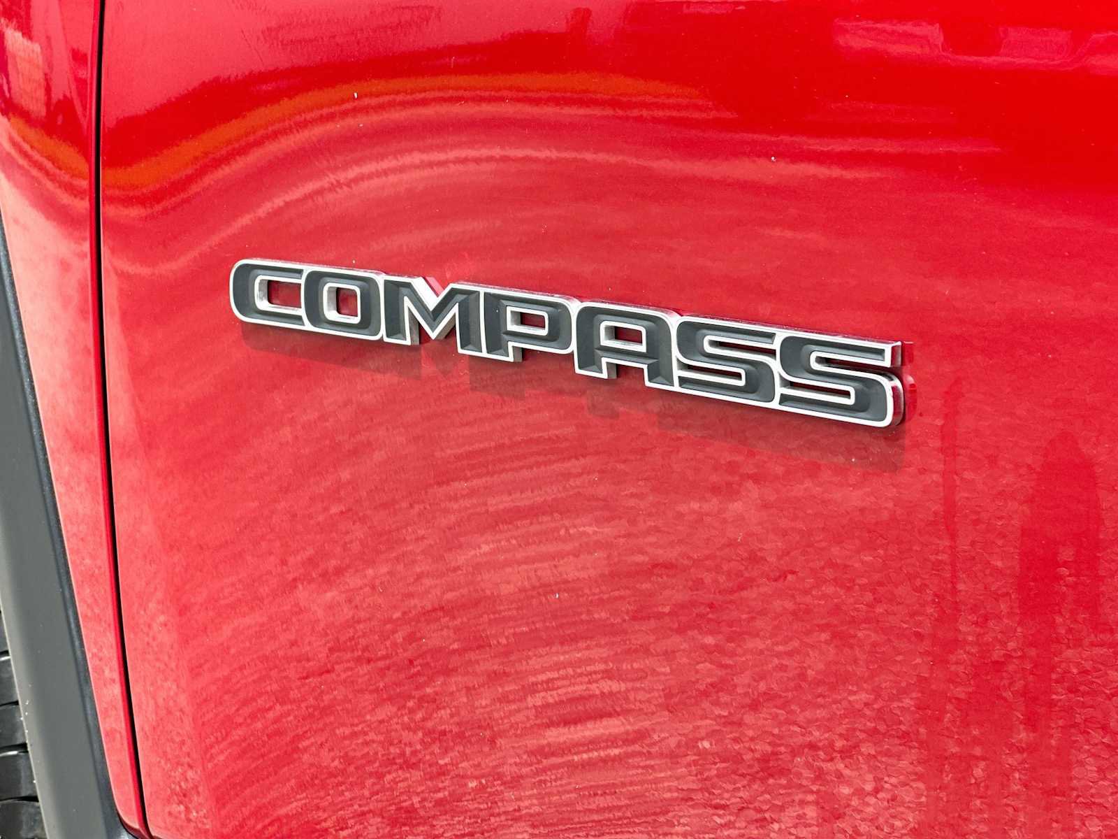 Used 2025 Jeep Compass Limited AWD/4WD image 15