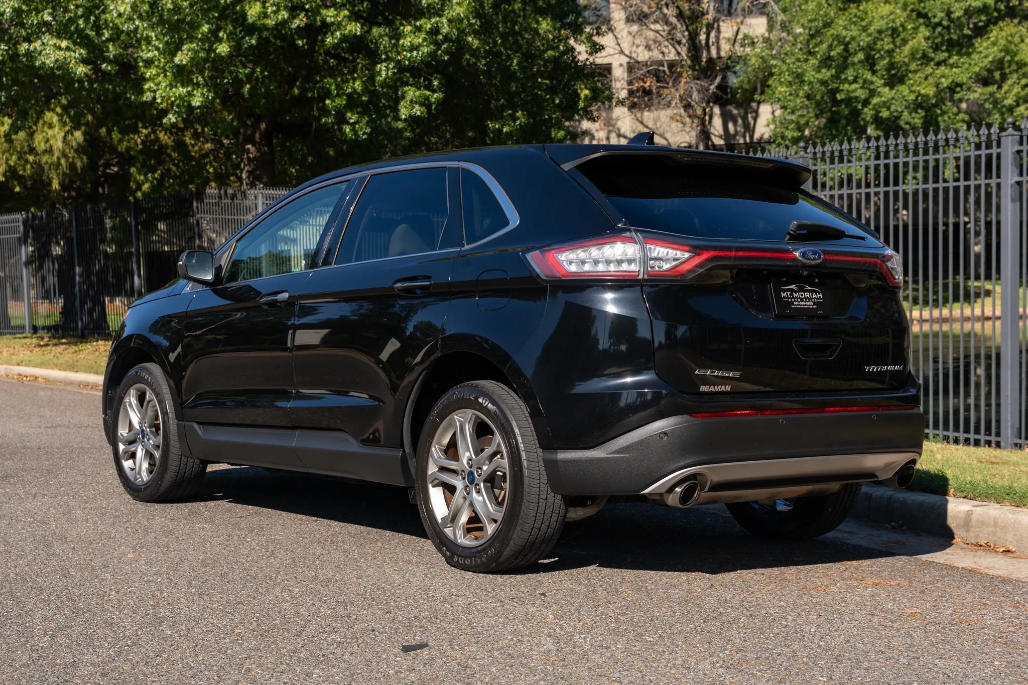 Used 2016 Ford Edge Titanium FWD image 5