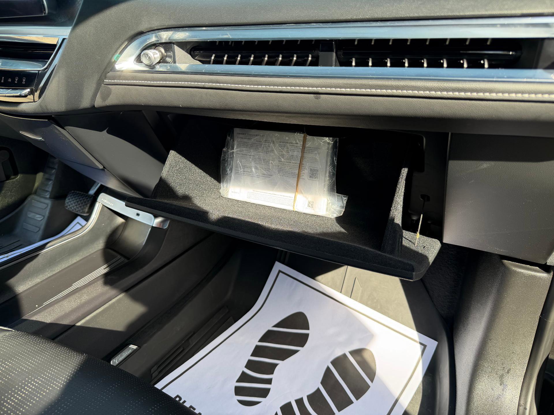 Used 2024 Cadillac Lyriq Luxury w/ LPO, Floor Liner Package image 36