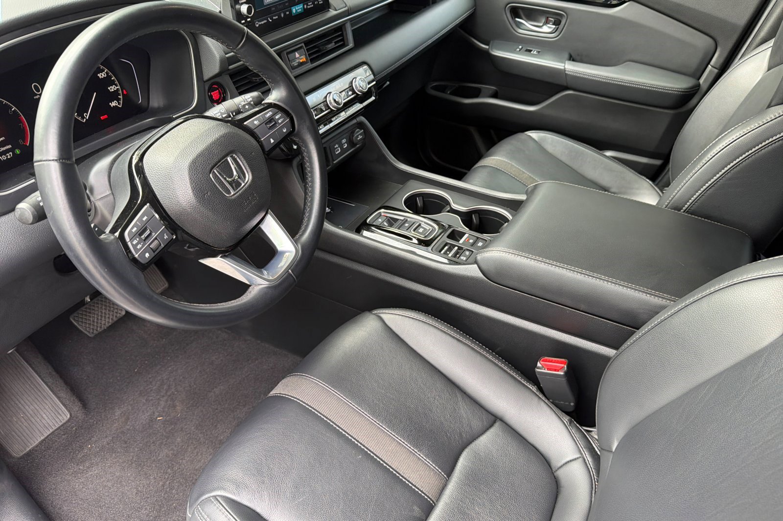 Used 2025 Honda Pilot Touring image 11