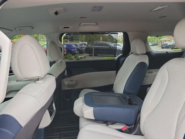 Used 2026 Kia Carnival EX FWD image 11