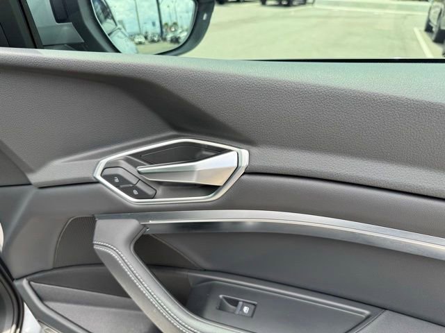 Used 2022 Audi e-tron Premium w/ Convenience Plus Package image 47