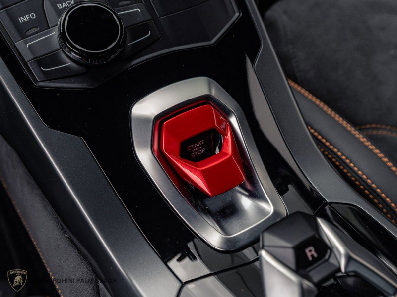 Used 2019 Lamborghini Huracan LP 580-2 RWD image 17