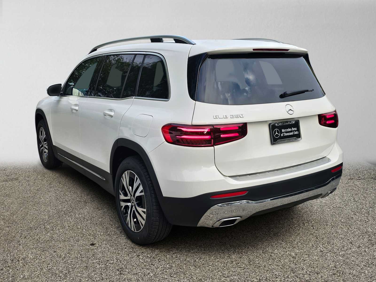 New 2026 Mercedes-Benz GLB 250 image 5