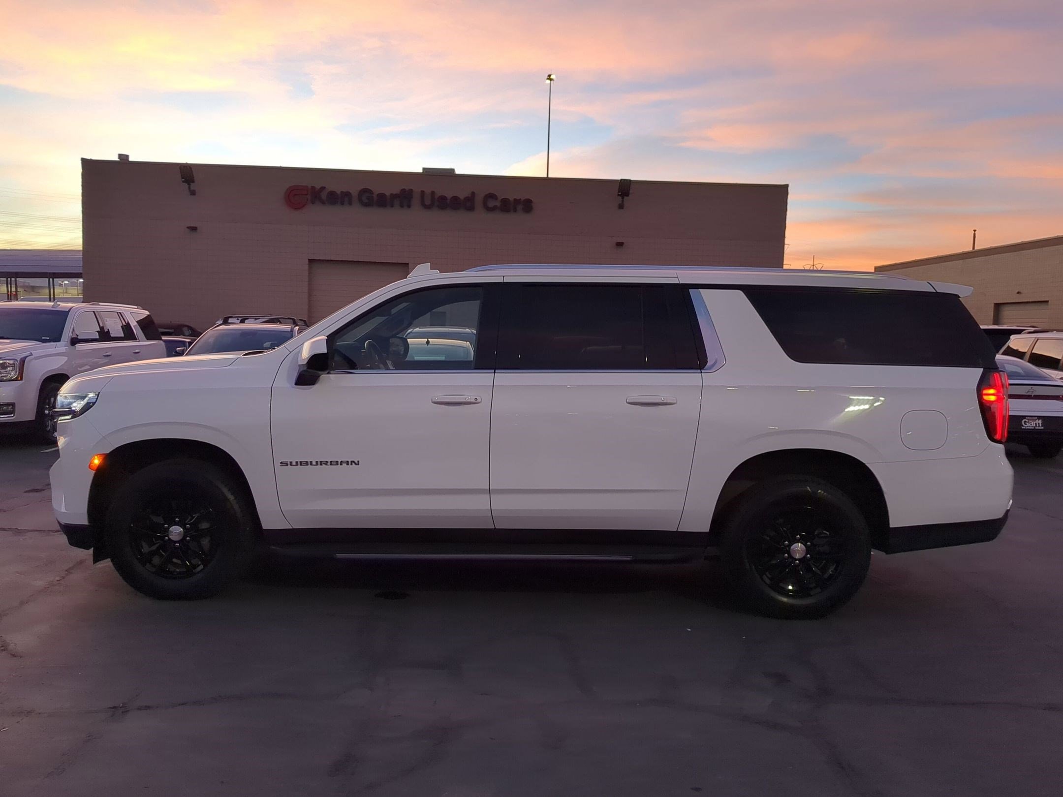 Used 2024 Chevrolet Suburban LT image 9
