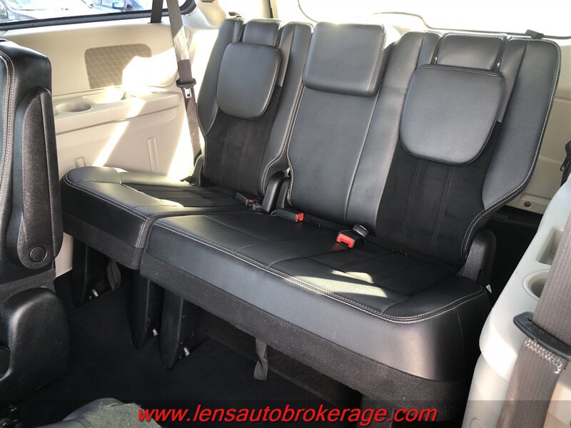 Used 2018 Dodge Grand Caravan SXT FWD image 15