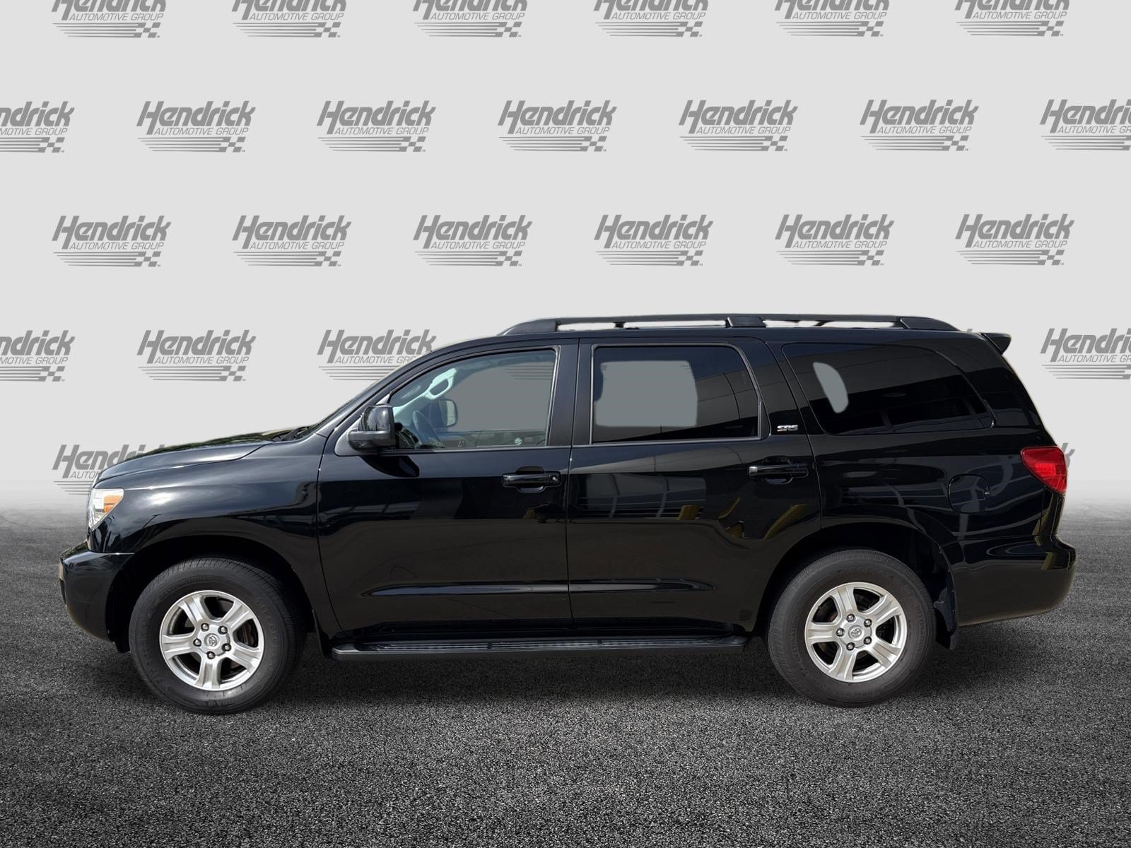 Used 2016 Toyota Sequoia SR5 AWD/4WD image 7