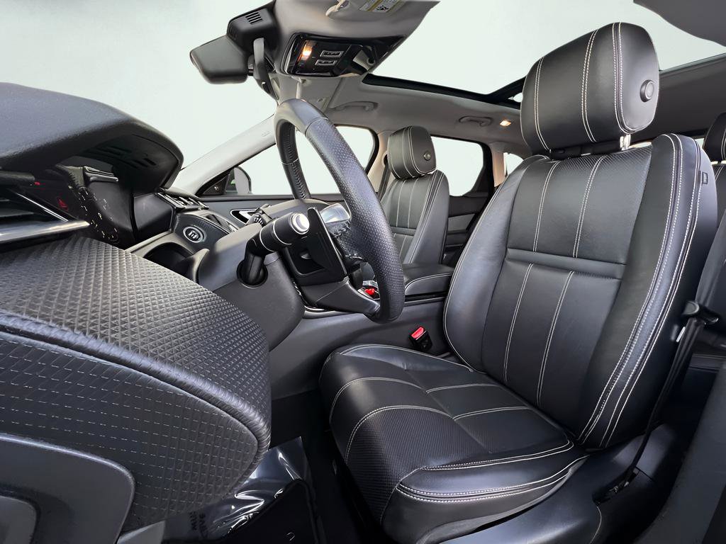 Used 2018 Land Rover Range Rover Velar S image 17