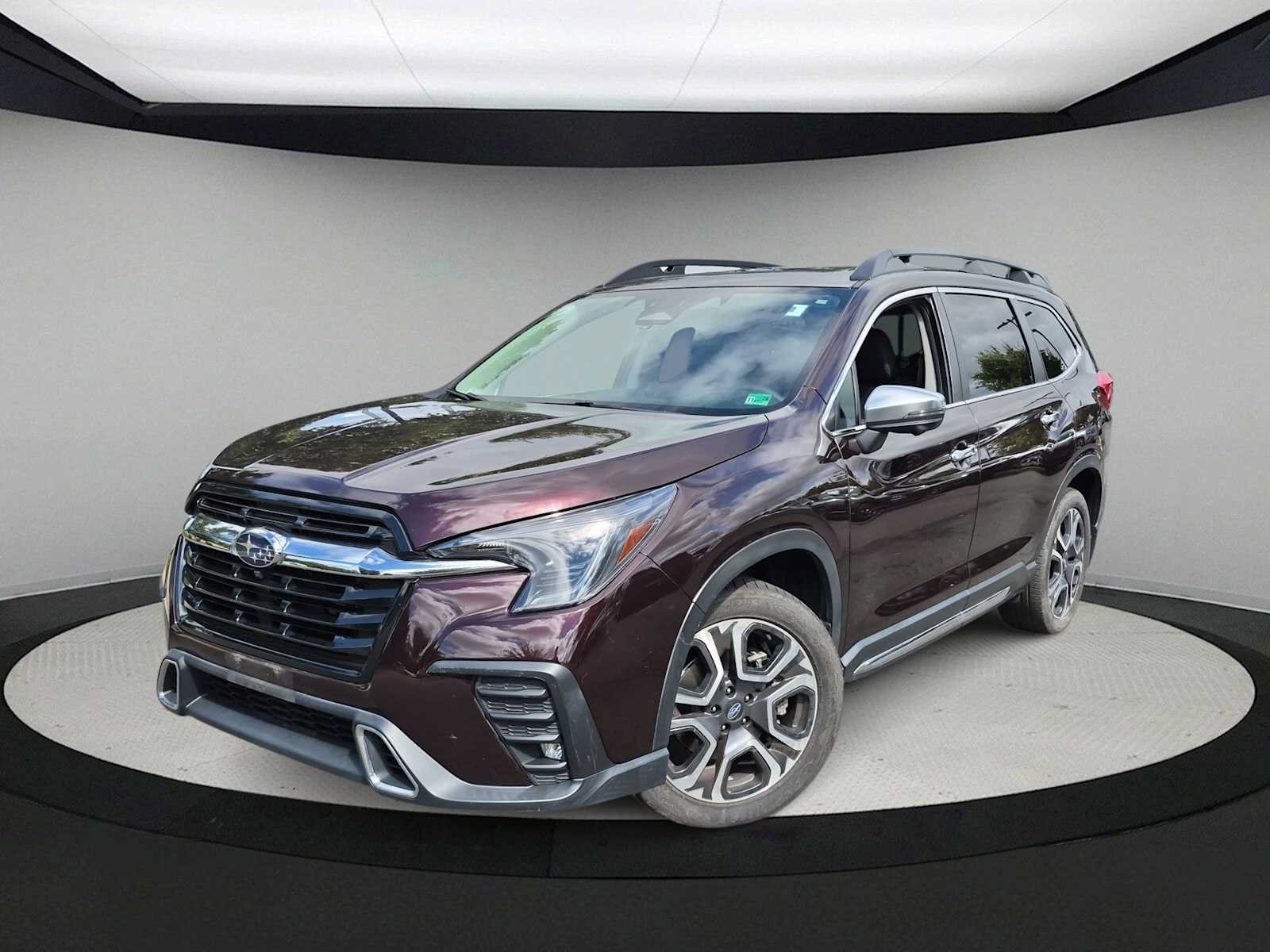 Used 2023 Subaru Ascent Touring AWD/4WD image 1