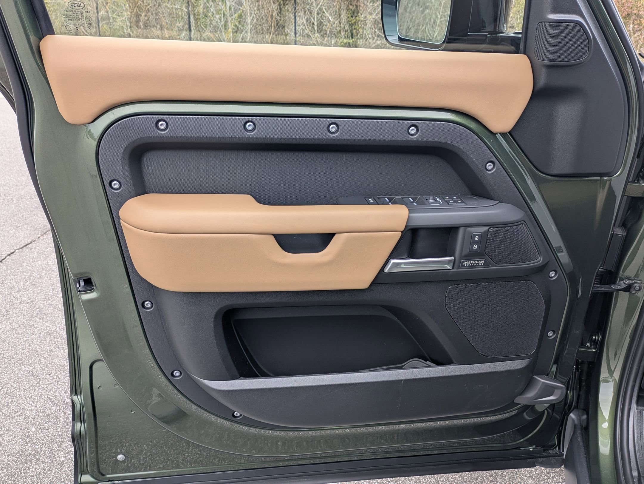 New 2026 Land Rover Defender 110 X-Dynamic SE image 21