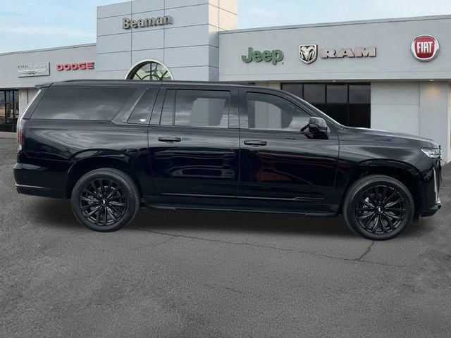 Used 2024 Cadillac Escalade ESV Premium Luxury AWD/4WD image 8