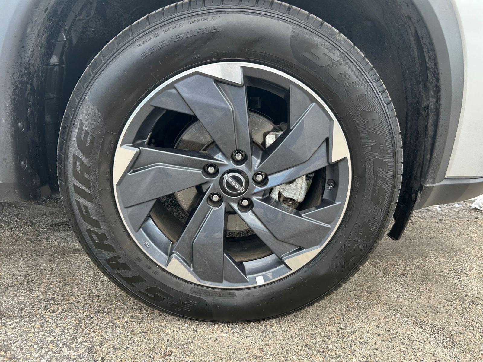 Used 2025 Nissan Rogue SV FWD image 25