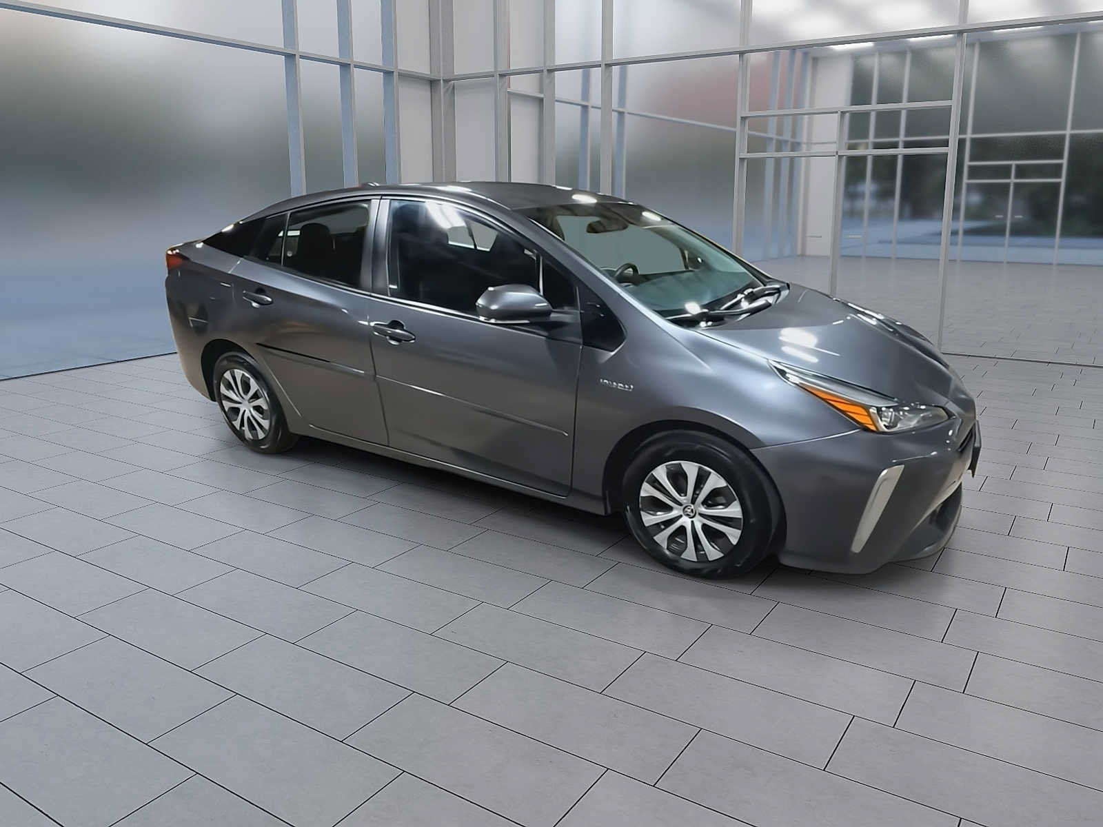 Used 2022 Toyota Prius LE AWD/4WD image 2