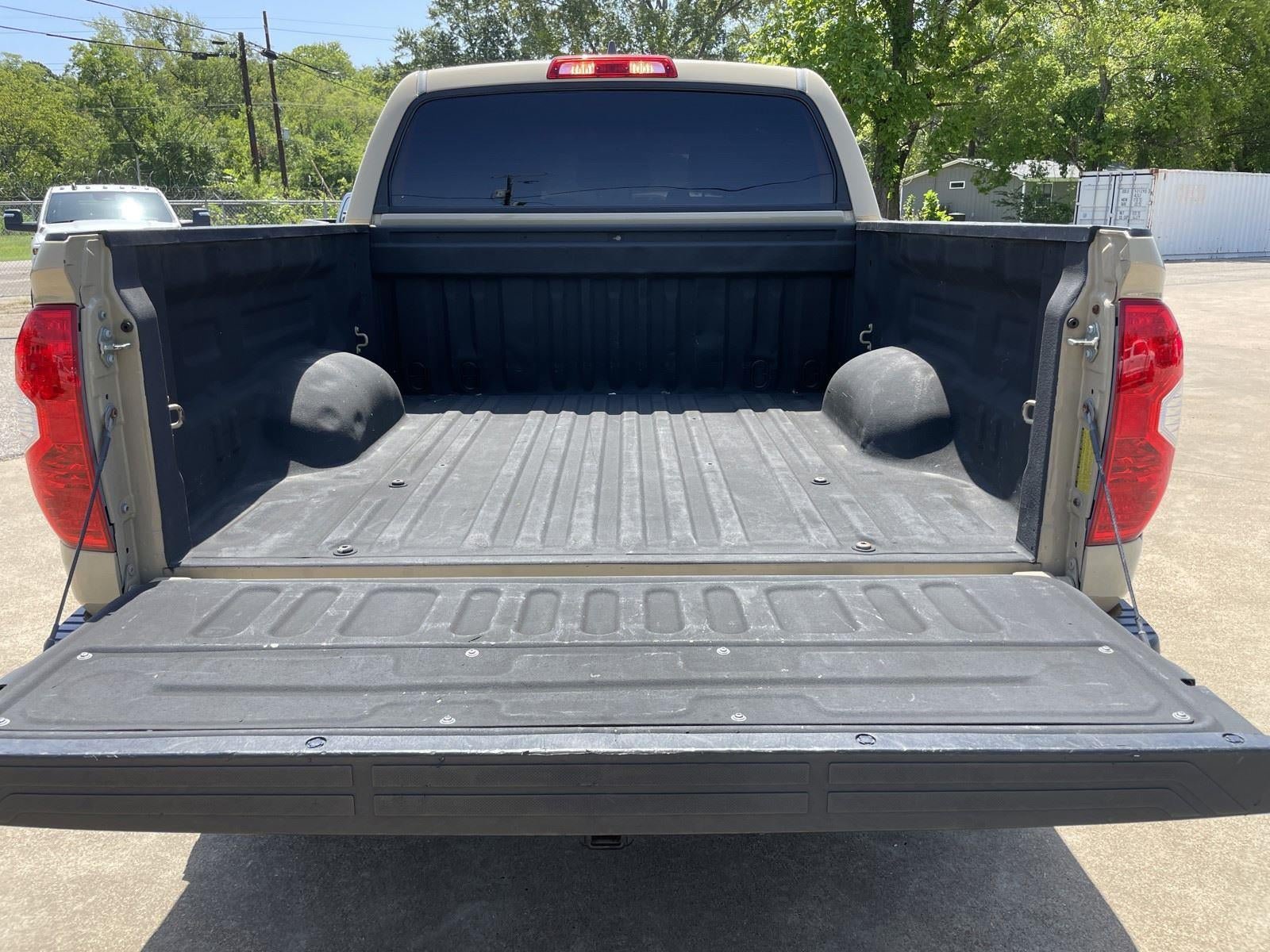 Used 2020 Toyota Tundra SR5 w/ SR5 Upgrade Package AWD/4WD image 44