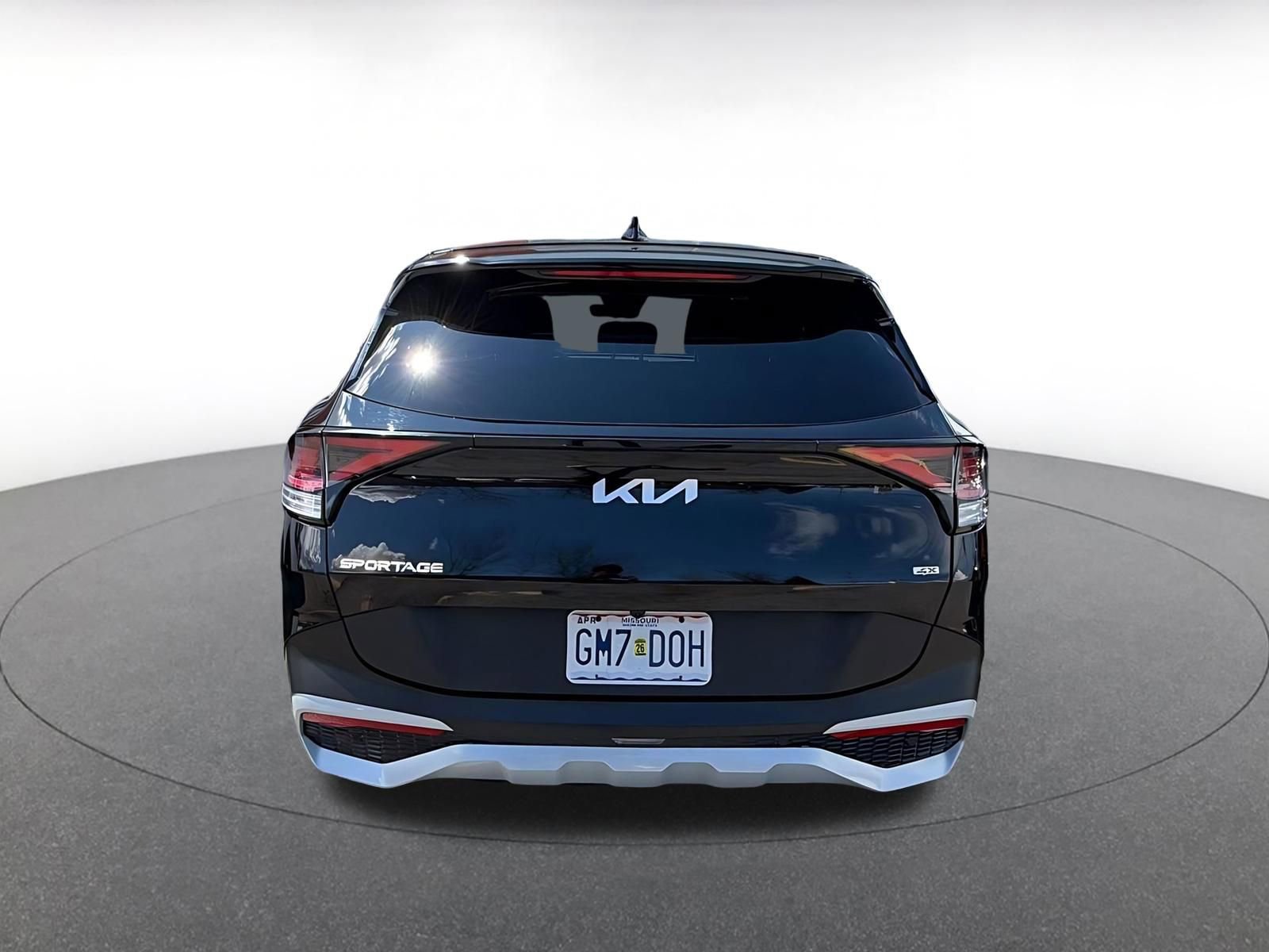 Used 2025 Kia Sportage LX image 7