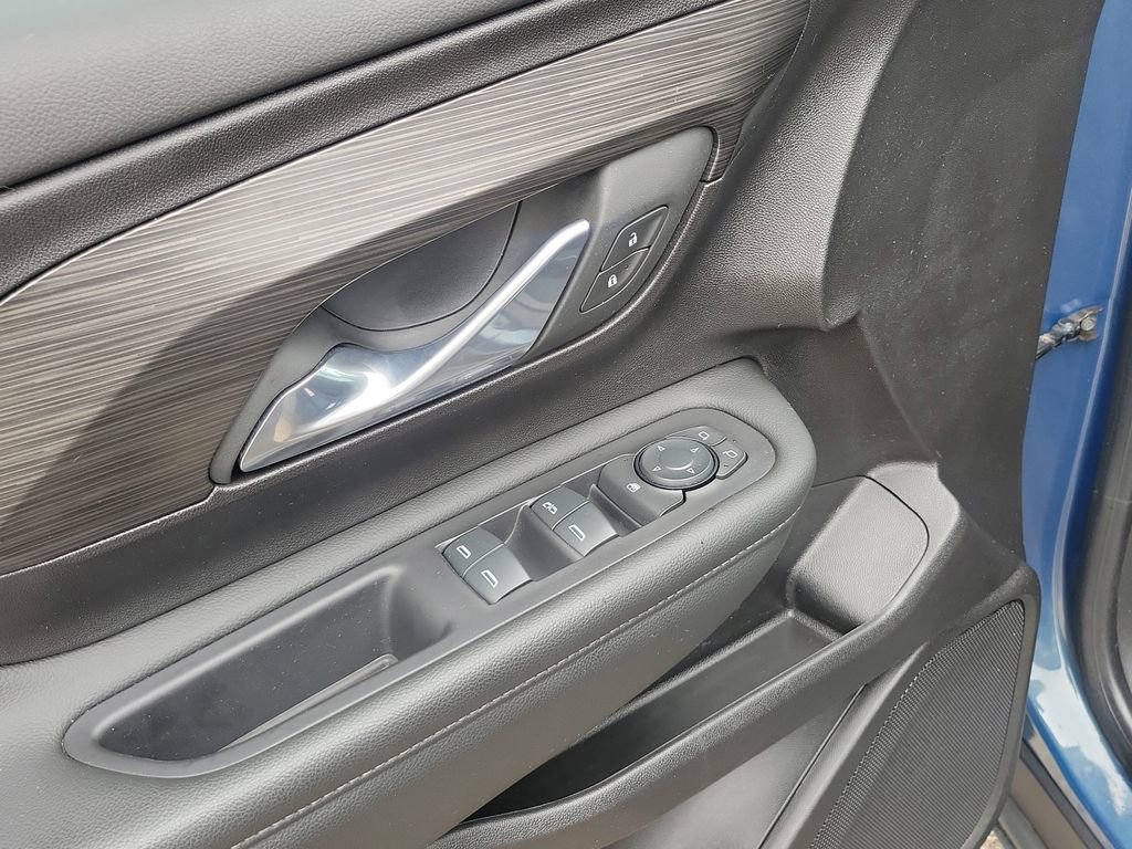 Used 2024 GMC Terrain SLE image 20