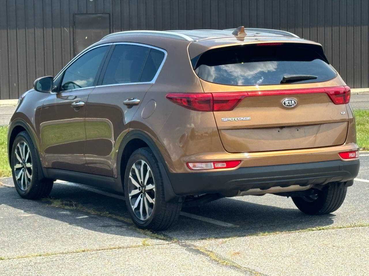 Used 2017 Kia Sportage EX image 5