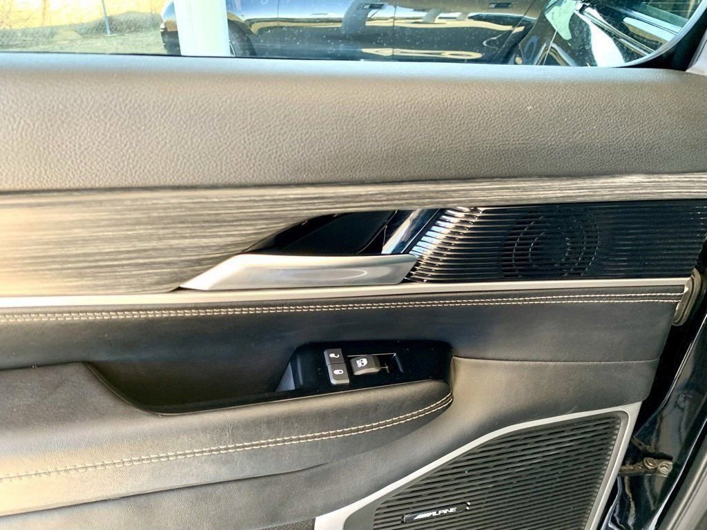 Used 2024 Jeep Wagoneer Series II w/ Flexible Seating Group AWD/4WD image 18