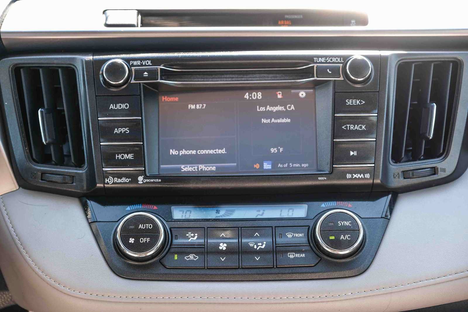 Used 2016 Toyota RAV4 XLE FWD image 14