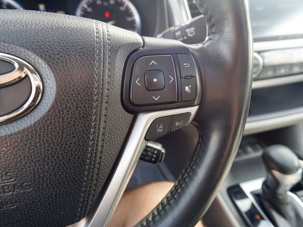 Used 2018 Toyota Highlander Limited Platinum image 24